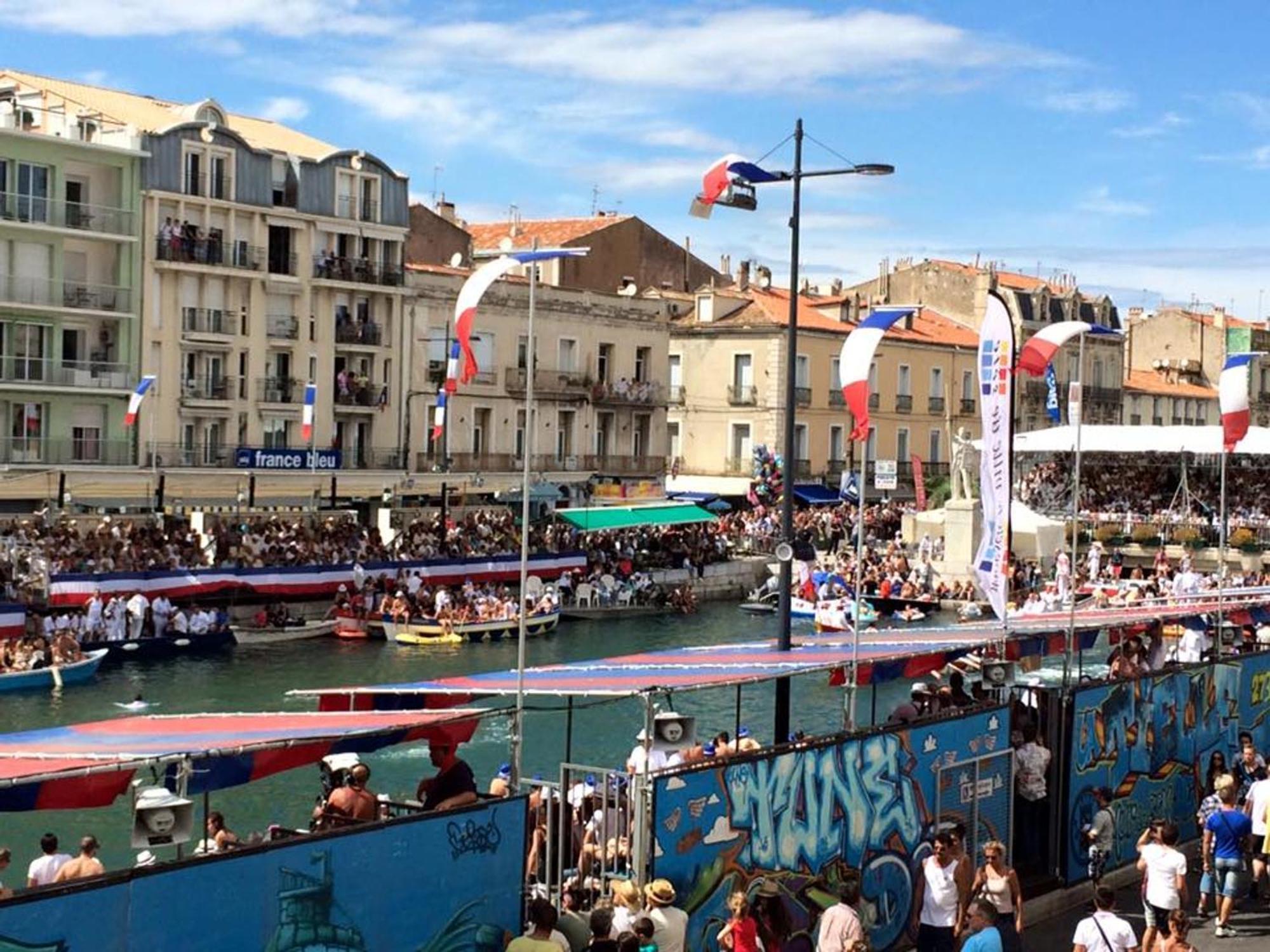 Climatise Pour 2 Avec Terrasse Et Parking Pres Des Plages - Fr-1-338-613 Sète