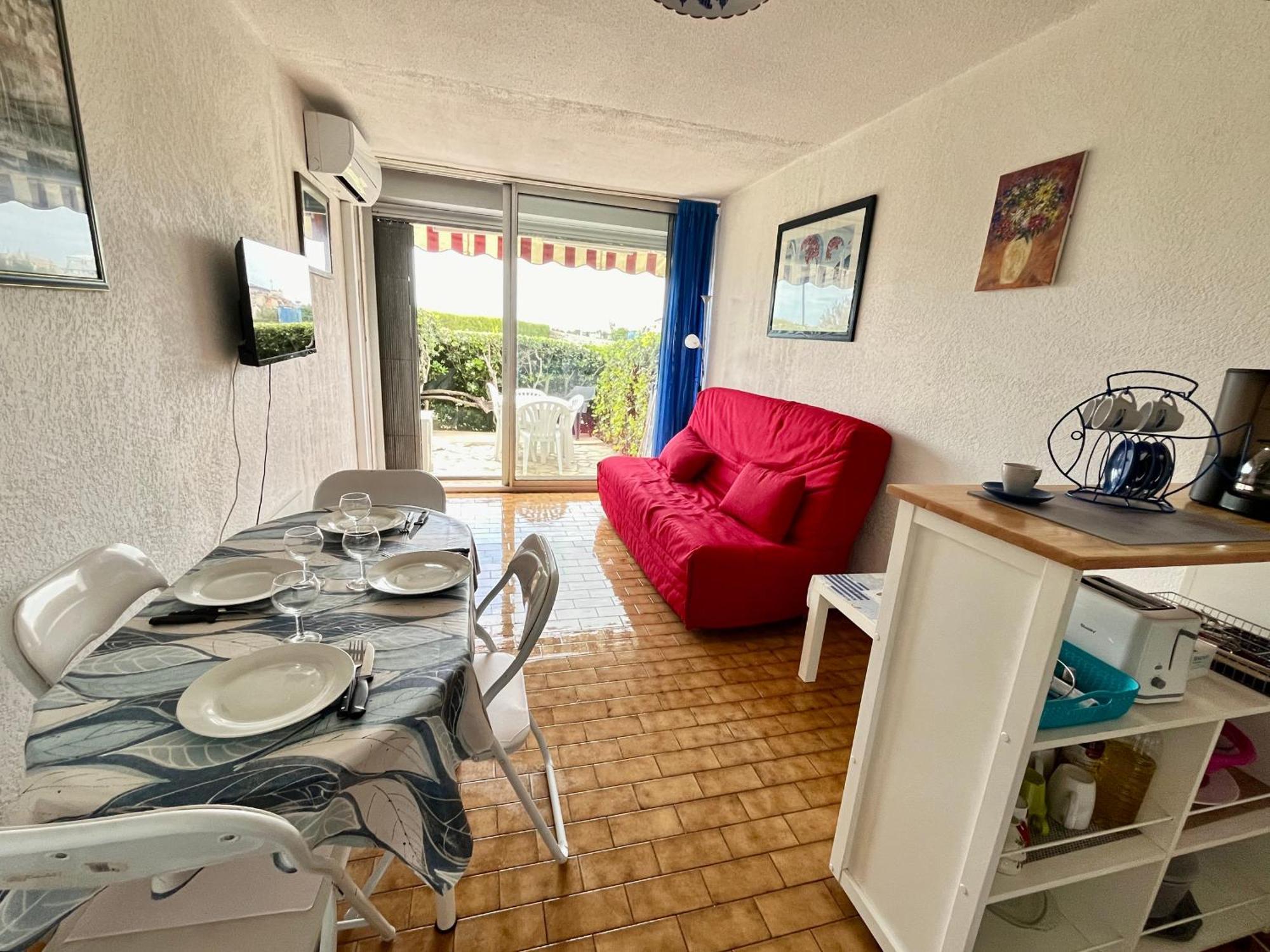 Appartement Climatise Pour 2 Avec Terrasse Et Parking Pres Des Plages - Fr-1-338-613 *